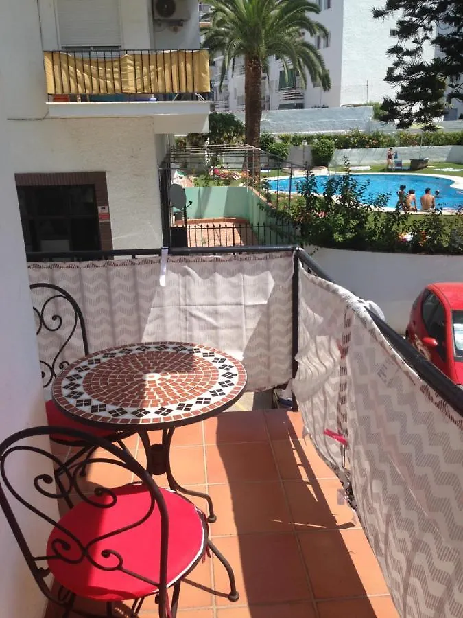 Chez Alison! Central Nerja Apt