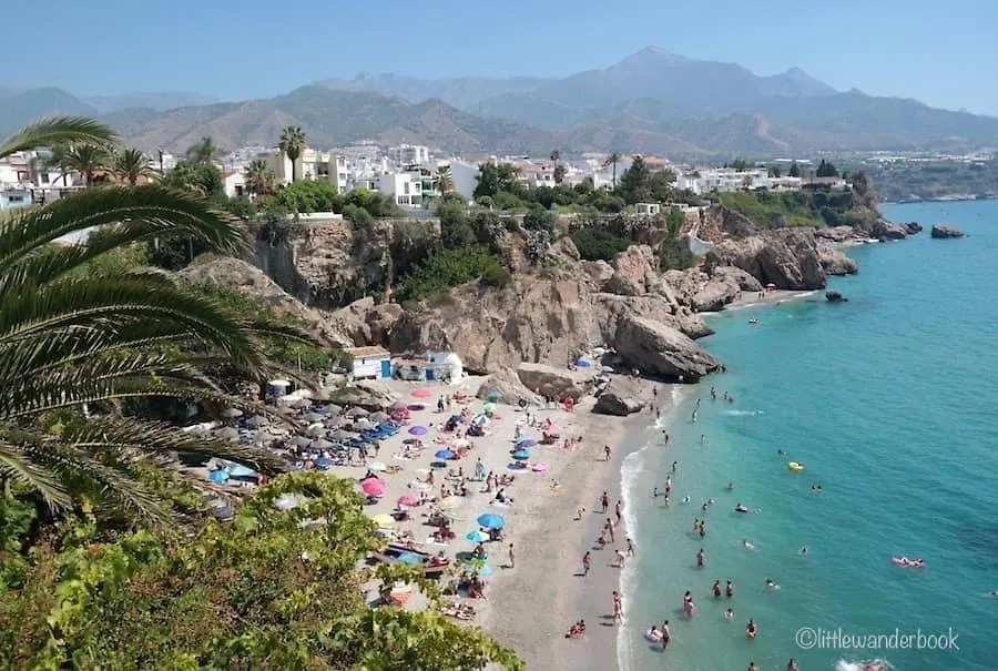 Chez Alison! Central nerja apt 0*,
