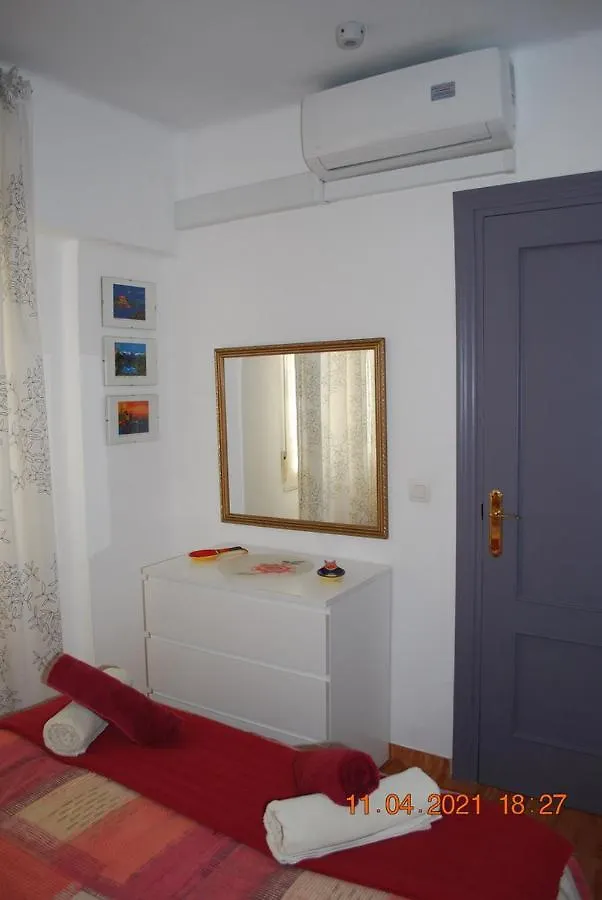 Chez Alison! Central Nerja Apt 0*,  Spain